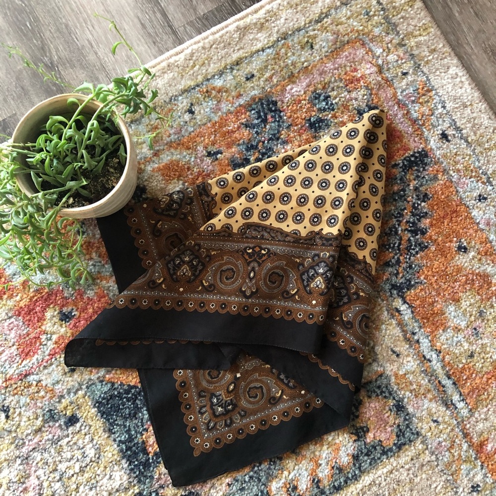 🧡Free with bundle | Patterned Scarf